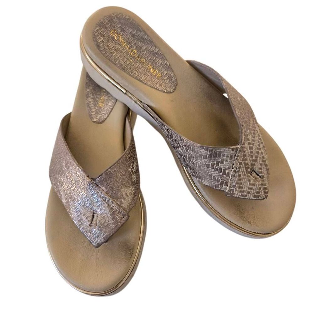 Donald J. Pliner Womens Metallic Platform Thong Sandals Tan Brown Size 6.5M